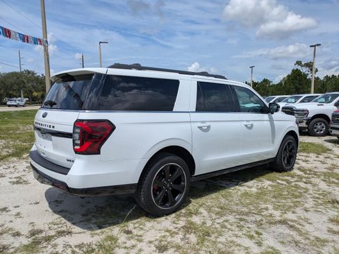 Used 2023 Ford Expedition Max Limited RWD image 4