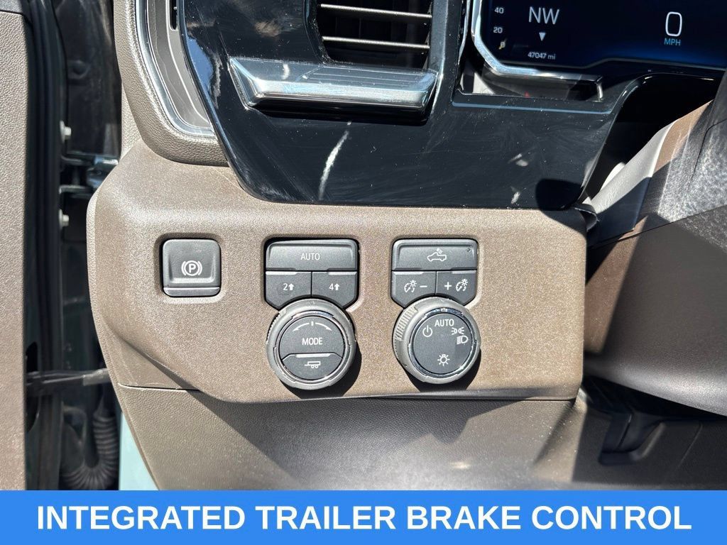 Used 2025 Chevrolet Silverado 1500 LT AWD/4WD image 5
