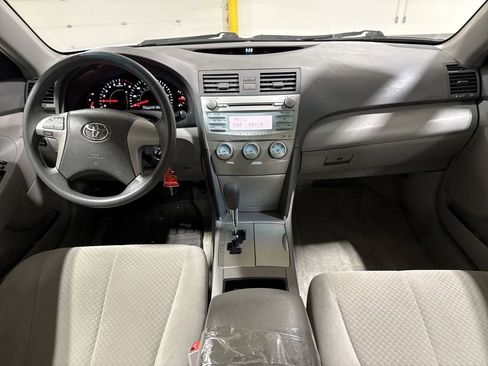 Used 2009 Toyota Camry LE FWD image 10