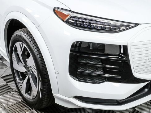 New 2025 Audi Q6 e-tron Premium Plus image 37