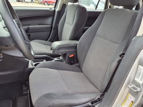 Used 2011 Dodge Caliber Mainstreet image 10