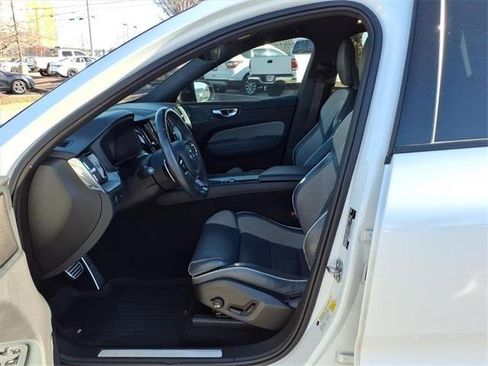 Used 2020 Volvo XC60 T5 R-Design w/ Protection Package Premier image 11