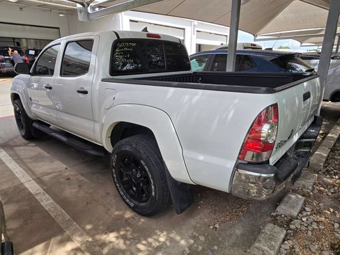 Used 2015 Toyota Tacoma PreRunner w/ SR5 Package RWD image 6