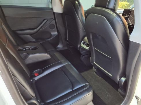 Used 2021 Tesla Model Y Long Range AWD/4WD image 20