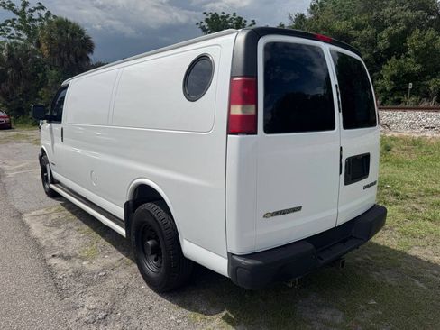 Used 2003 Chevrolet Express 3500 Extended RWD image 4