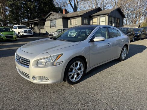 Used 2014 Nissan Maxima 3.5 SV w/ Premium Package image 2