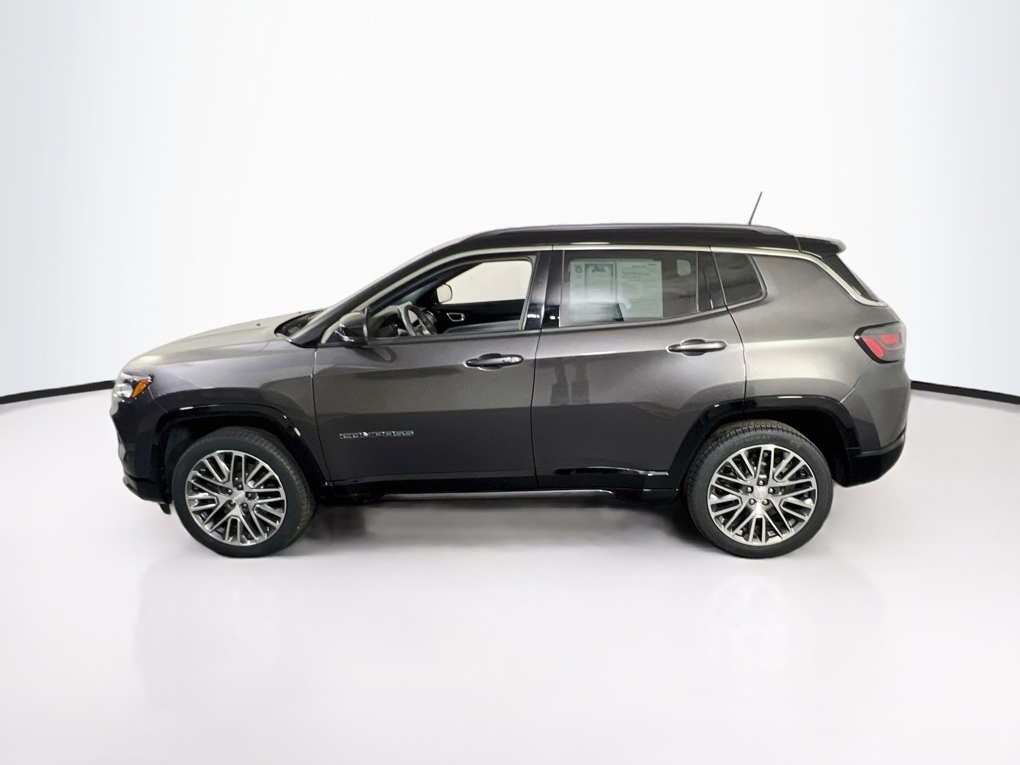 Used 2023 Jeep Compass Limited w/ Elite Group AWD/4WD image 8
