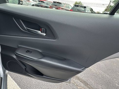 Used 2024 Toyota Prius XLE FWD image 19