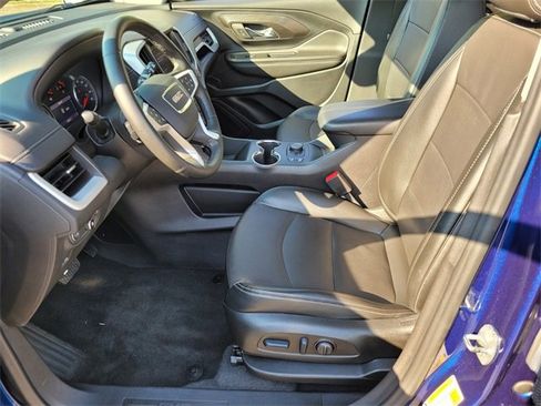 Used 2023 GMC Terrain SLT image 10