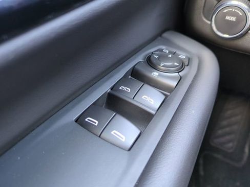 Certified 2025 Chevrolet Suburban Z71 image 29