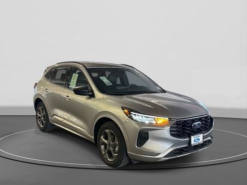 Used 2024 Ford Escape ST-Line w/ Tech Pack #1 image 4