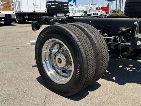 New 2025 Ford F550 2WD Regular Cab Super Duty image 17