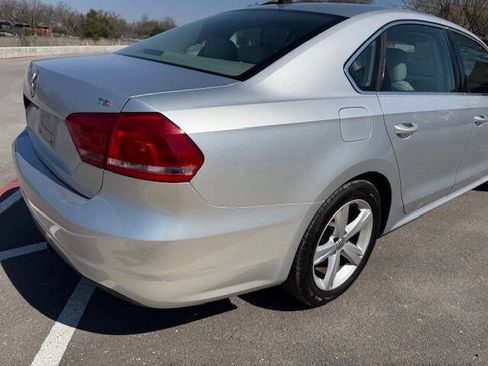 Used 2015 Volkswagen Passat 1.8T Limited Edition image 8