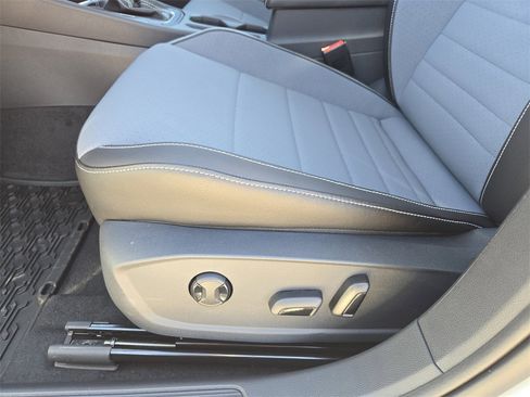 New 2026 Volkswagen Jetta SE image 18