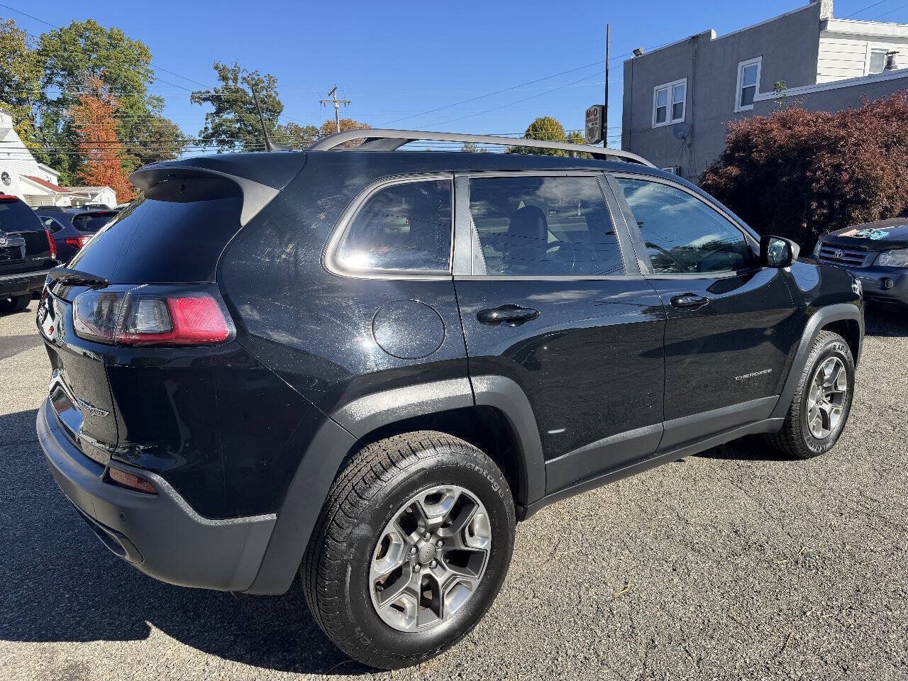 Used 2019 Jeep Cherokee Trailhawk w/ Comfort/Convenience Group AWD/4WD image 7