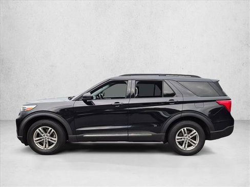 Used 2020 Ford Explorer XLT w/ Comfort Package AWD/4WD image 8