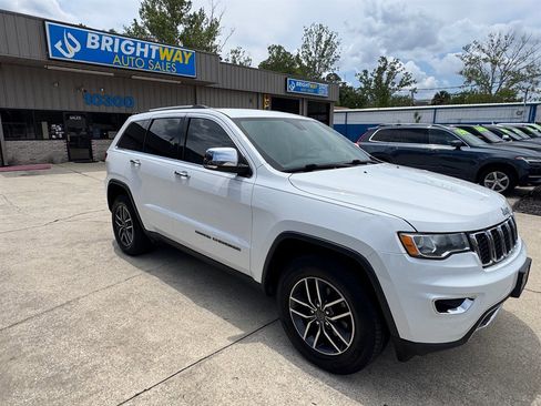 Used 2019 Jeep Grand Cherokee Limited AWD/4WD image 4