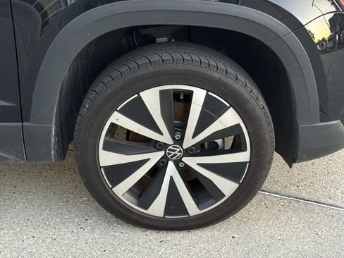 Used 2024 Volkswagen Taos SE image 4