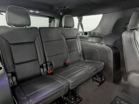 Used 2023 Chevrolet Suburban Premier image 23