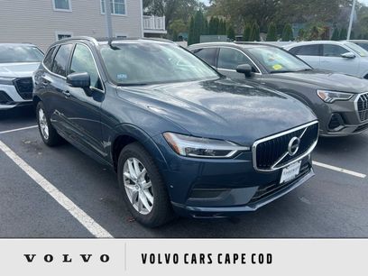 Used 2019 Volvo XC60 T5 Momentum w/ Multimedia Package