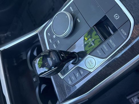 Used 2021 BMW 330e w/ Premium Package image 21