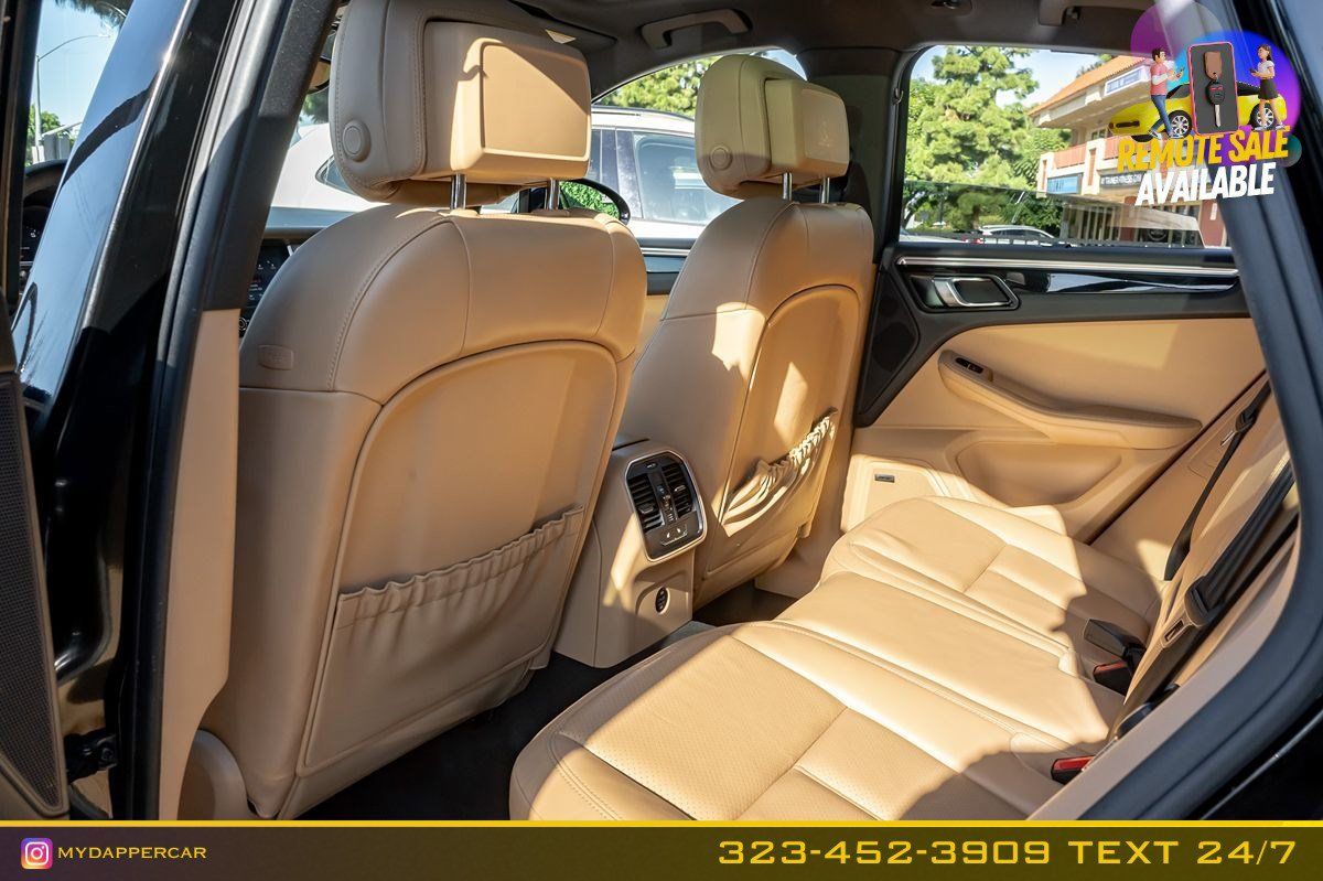 Used 2018 Porsche Macan AWD/4WD image 14
