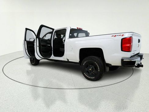 Used 2017 Chevrolet Silverado 2500 LT AWD/4WD image 12