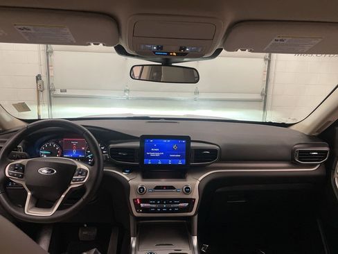 Used 2024 Ford Explorer XLT w/ Equipment Group 202A image 13