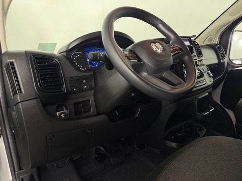 Used 2025 RAM ProMaster 2500 w/ U-Haul Equipment Group FWD image 13