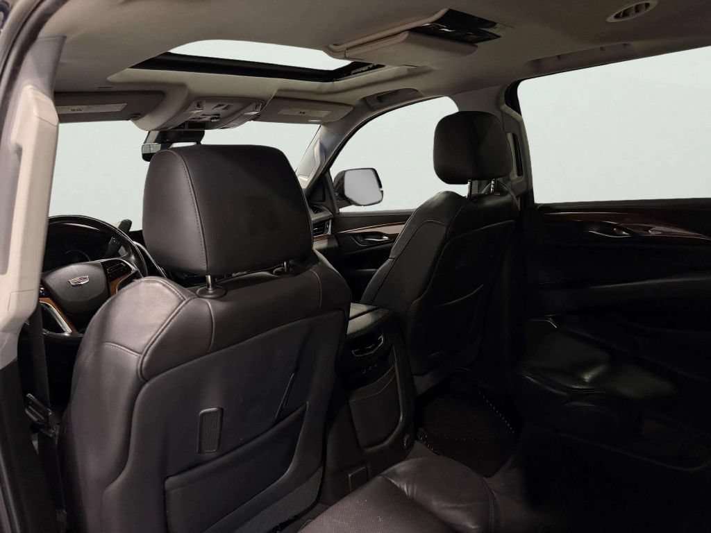 Used 2018 Cadillac Escalade Premium Luxury AWD/4WD image 19