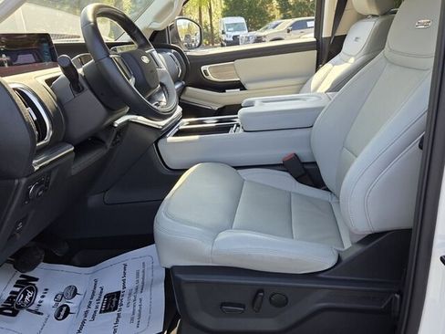 Used 2025 Ford Expedition Max Platinum w/ Driver's Package image 6
