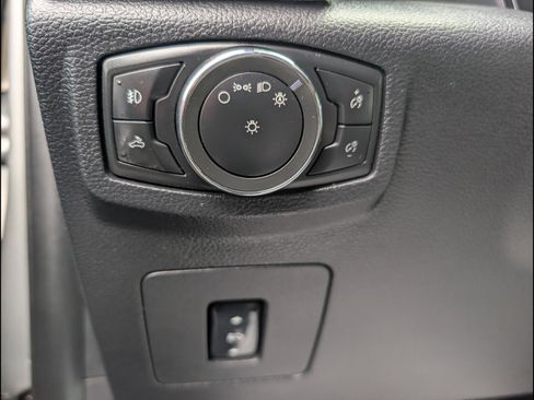Used 2017 Ford F150 XLT w/ Equipment Group 302A Luxury AWD/4WD image 17