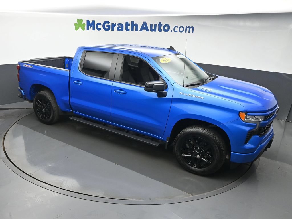 Used 2025 Chevrolet Silverado 1500 RST AWD/4WD image 3