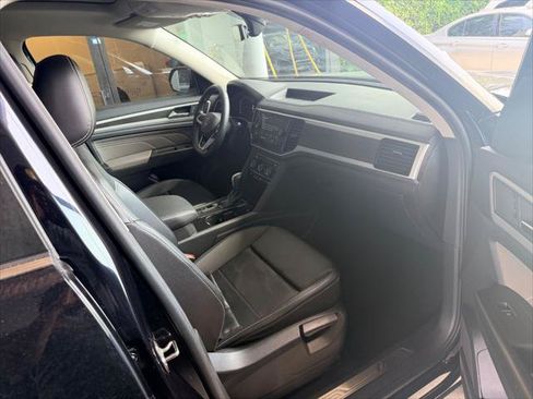Used 2022 Volkswagen Atlas SE w/ Panoramic Sunroof Package FWD image 13