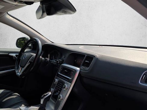 Used 2018 Volvo S60 T5 Dynamic w/ Vision Package FWD image 24