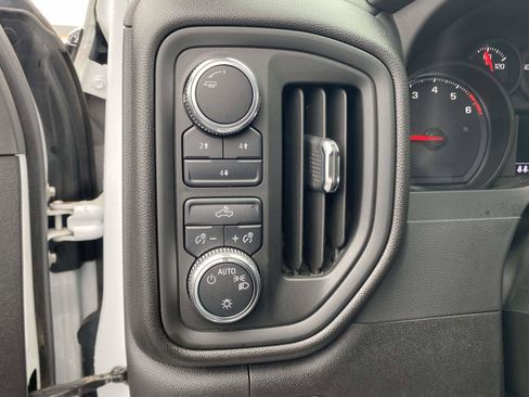 Used 2024 GMC Sierra 2500 Pro w/ Convenience Package image 17