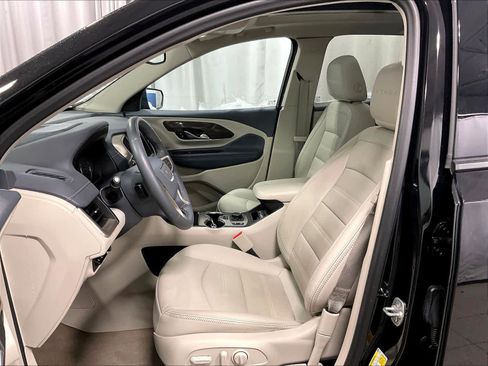 Used 2024 GMC Terrain Denali w/ Denali Premium Package image 10