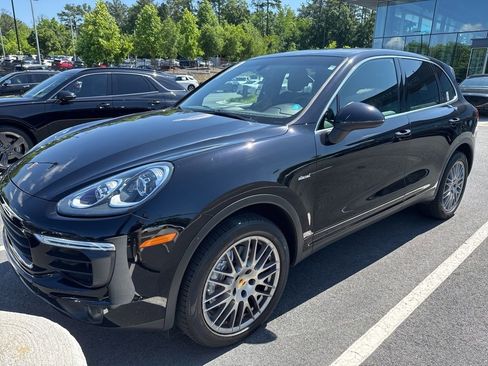 Used 2015 Porsche Cayenne Diesel AWD/4WD image 2