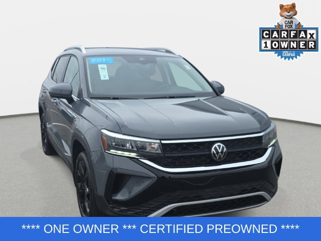 Used 2023 Volkswagen Taos SE w/ Black Wheel Package FWD image 3
