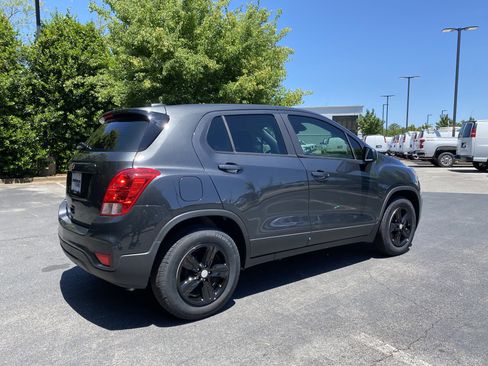 Used 2020 Chevrolet Trax LS FWD image 9
