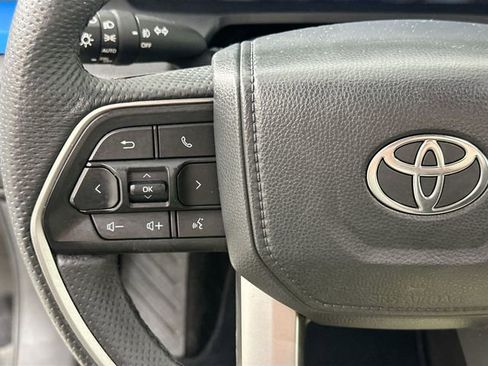 Used 2025 Toyota Tacoma TRD Off-Road image 19