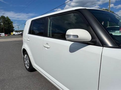 Used 2008 Scion xB FWD image 23