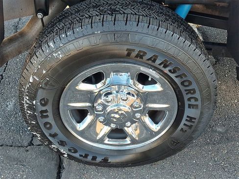 Used 2022 RAM 2500 Tradesman w/ Chrome Appearance Group image 8