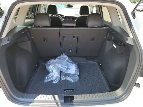 New 2025 Volkswagen Taos SE image 15