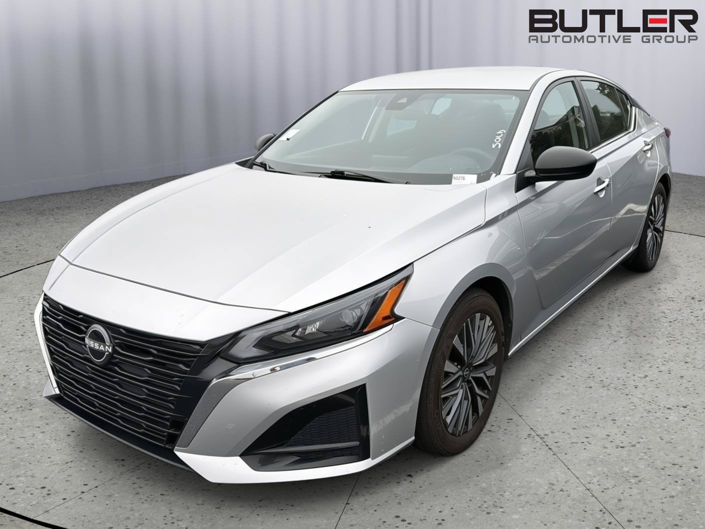 Used 2025 Nissan Altima 2.5 SV FWD image 2