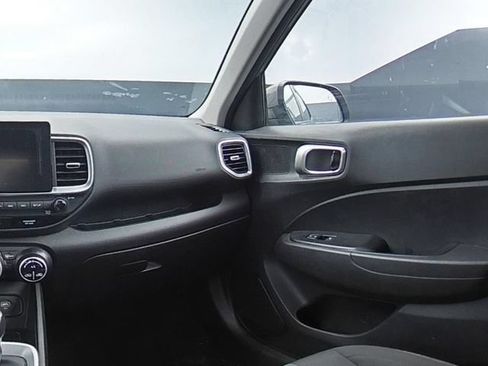 Used 2020 Hyundai Venue SEL w/ Convenience + Premium Package FWD image 17