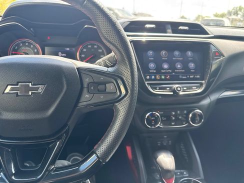 Used 2021 Chevrolet TrailBlazer RS w/ Technology Package FWD image 23