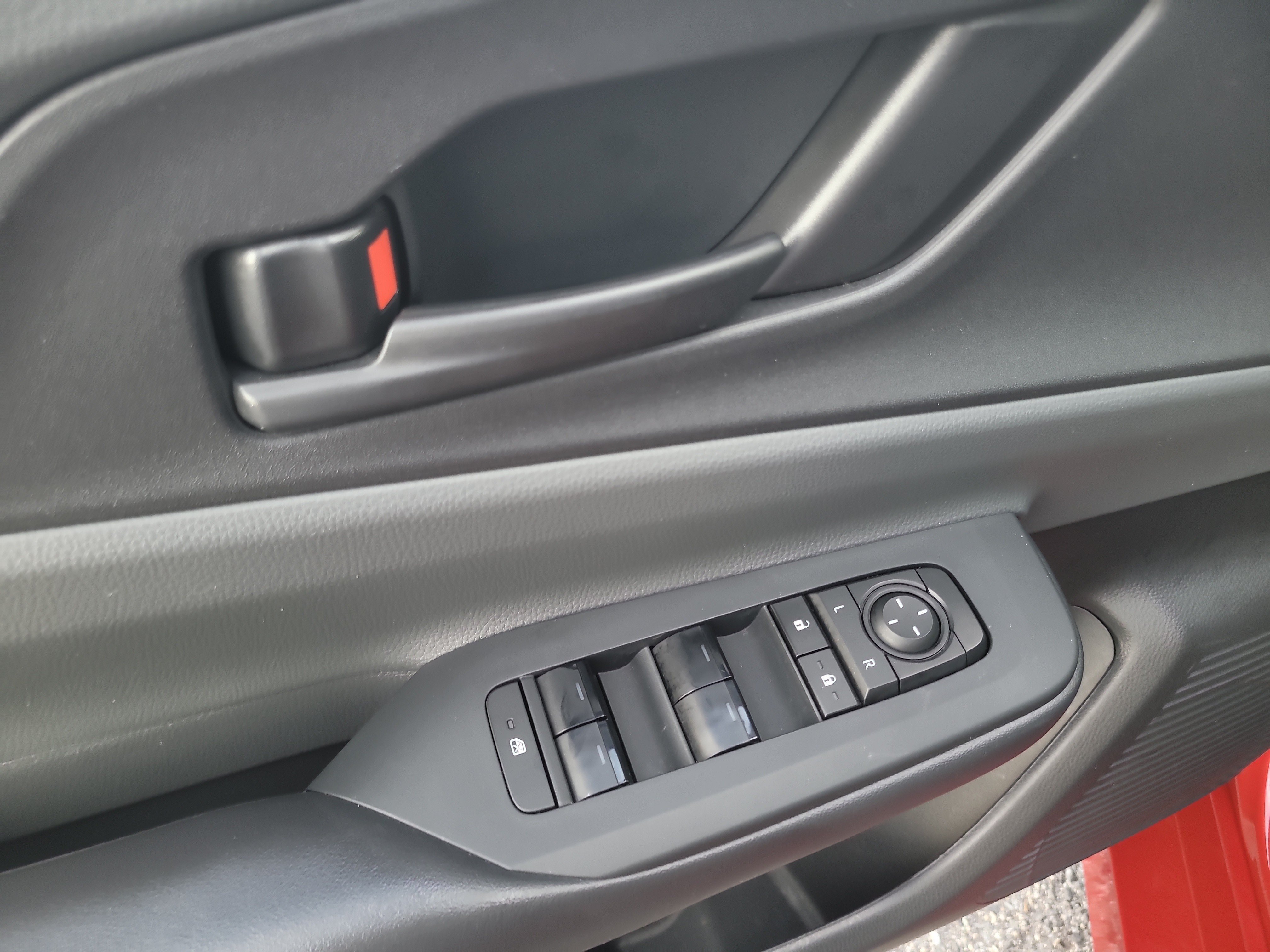 Certified 2025 Toyota Prius LE FWD image 18