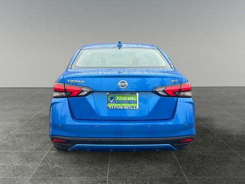 Used 2022 Nissan Versa SV image 6
