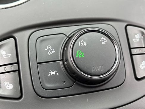 Used 2023 GMC Terrain SLE w/ Driver Convenience Package AWD/4WD image 18